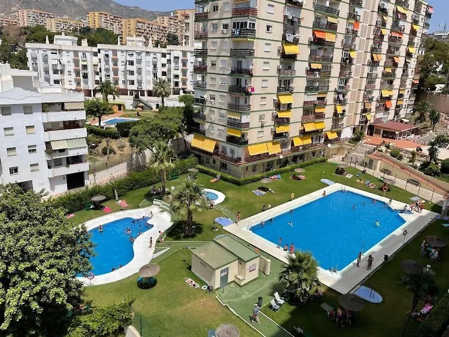 בנאלמדנה Estudio Con Hermosas Vistas